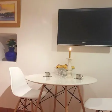 Stone On The Ideal Location سبليت